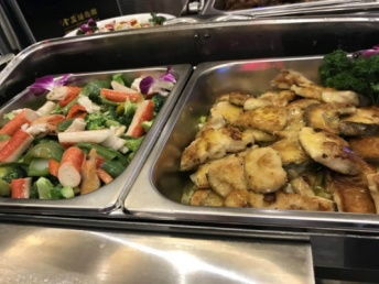 圖說大型火鍋盆菜工廠年會(huì)尾牙宴 深圳餐飲業(yè)專業(yè)化宴會(huì)服務(wù)新標(biāo)桿